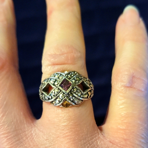 Vintage Avon Siler With Gem Stones Ring - Picture 3 of 8